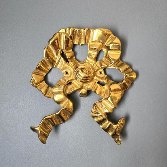 Ornate Brass Bow Wreath Holder 80s Victorian Style Home Decor French Provincial - Picture 1 of 7